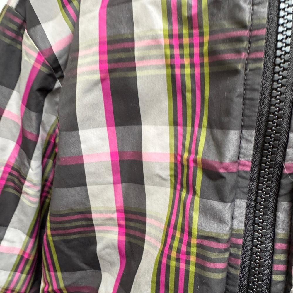 The North Face Girls Size Medium (10/12) Black & Plaid Reversible Puffer Jacket - Picture 11 of 15